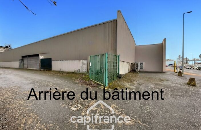 A louer MONTLUCON (03) Local commercial de 835 m2 situé dans une zone commerciale à proximité de grandes enseignes — photo 2