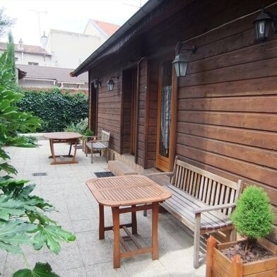 Appartement 2 pièces 910 €