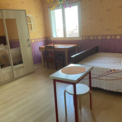 Appartement 1 pièces 330 €