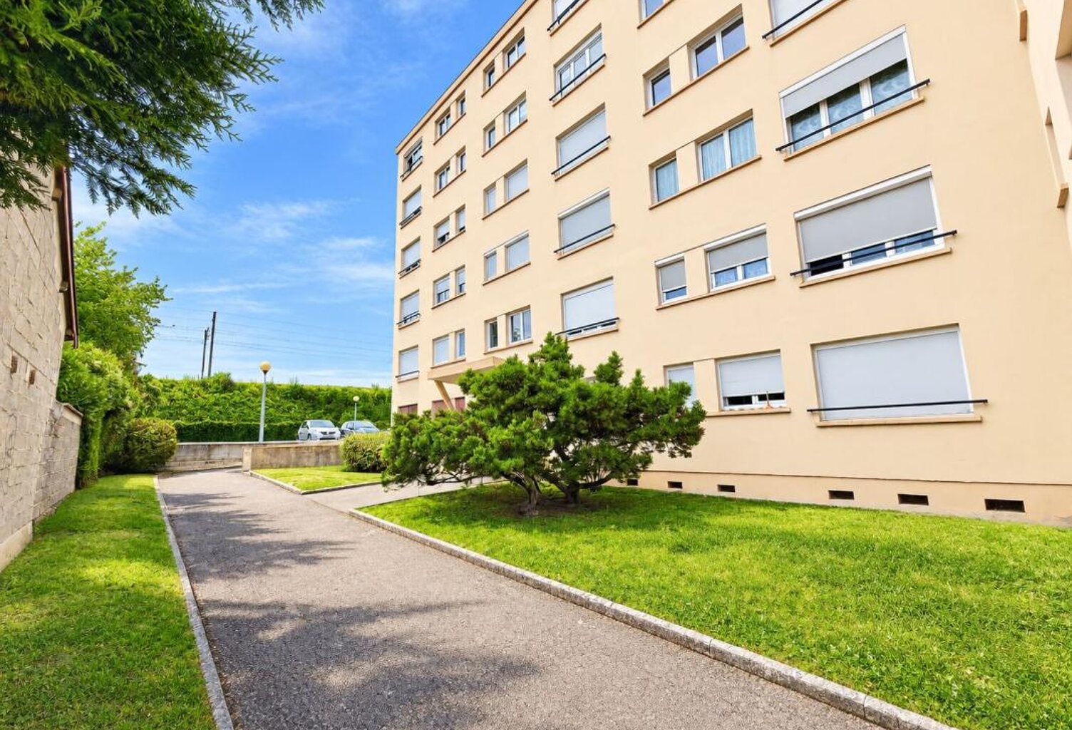Appartement À Vendre — photo 1