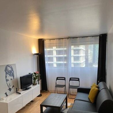 Appartement 1 pièces 990 €