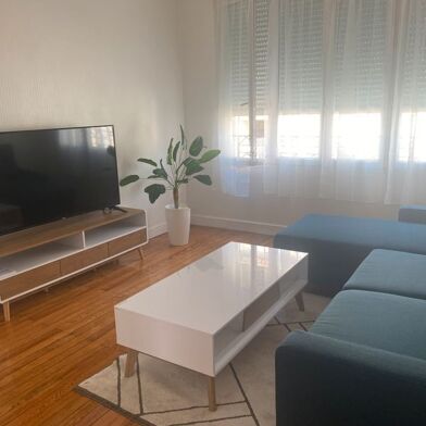 Appartement 2 pièces 910 €