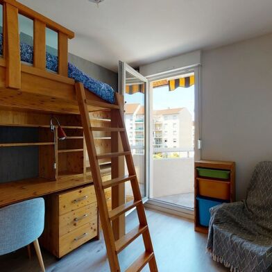 Appartement 5 pièces 450 €