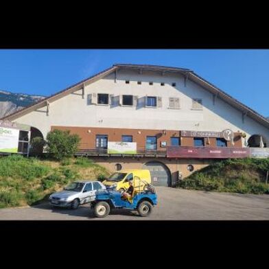 Appartement 4 pièces 860 €