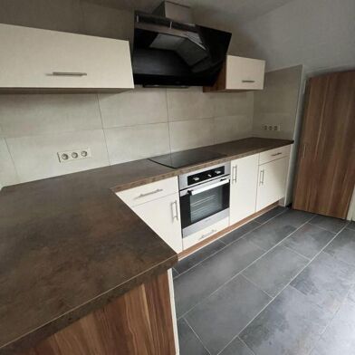 Appartement 4 pièces 700 €