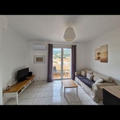 Appartement 3 pièces 920 €