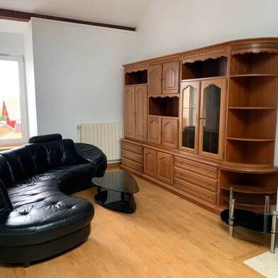 Appartement 5 pièces 1100 €