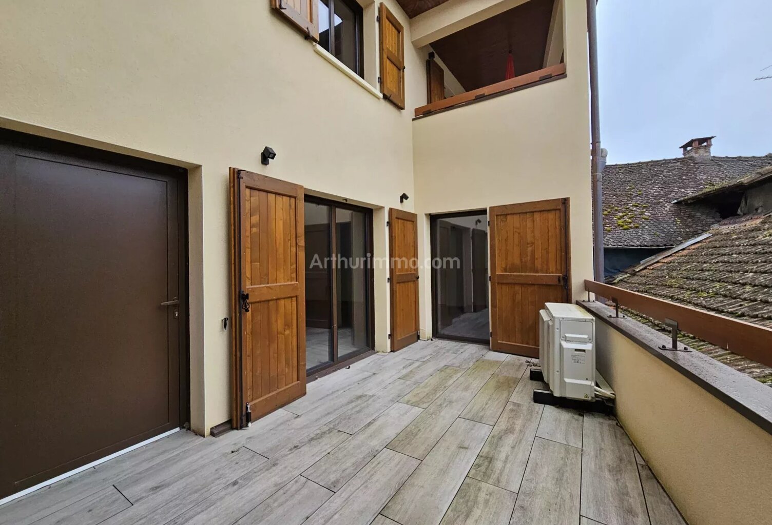 Appartement T3 - MORESTEL — photo 1