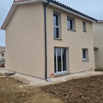 Maison 4 pièces 905 €
