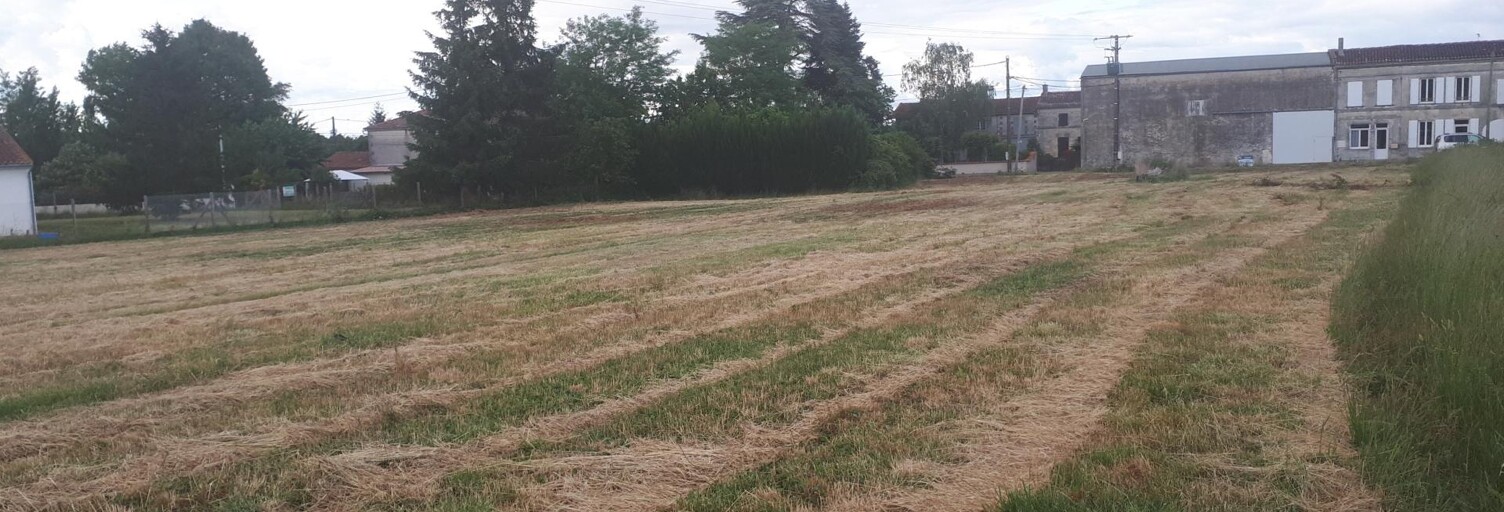 Terrain  621 m² à vendre à Burie (17770)