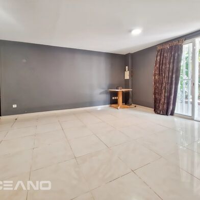 Appartement 3 pièces 242000 €