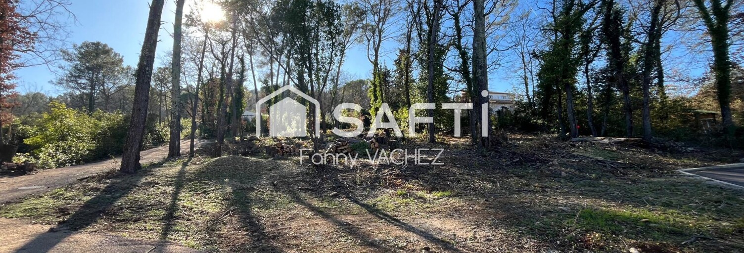 Terrain  1545 m² à vendre à Tourrettes (83440)