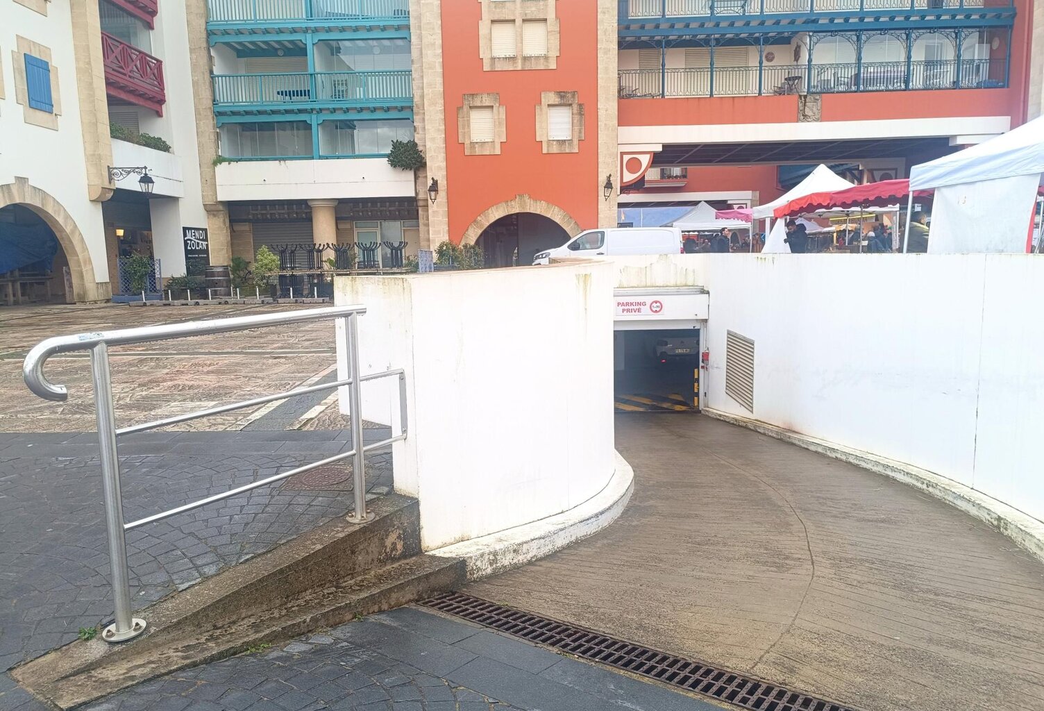 HENDAYE PLAGE place de parking couverte et sécurisée — photo 1