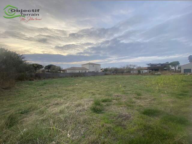 Terrain constructible — photo du bien