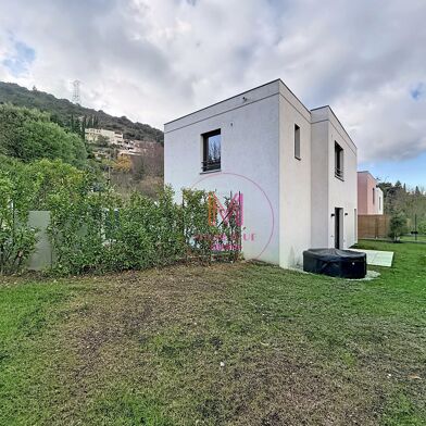 Maison 4 pièces 741000 €