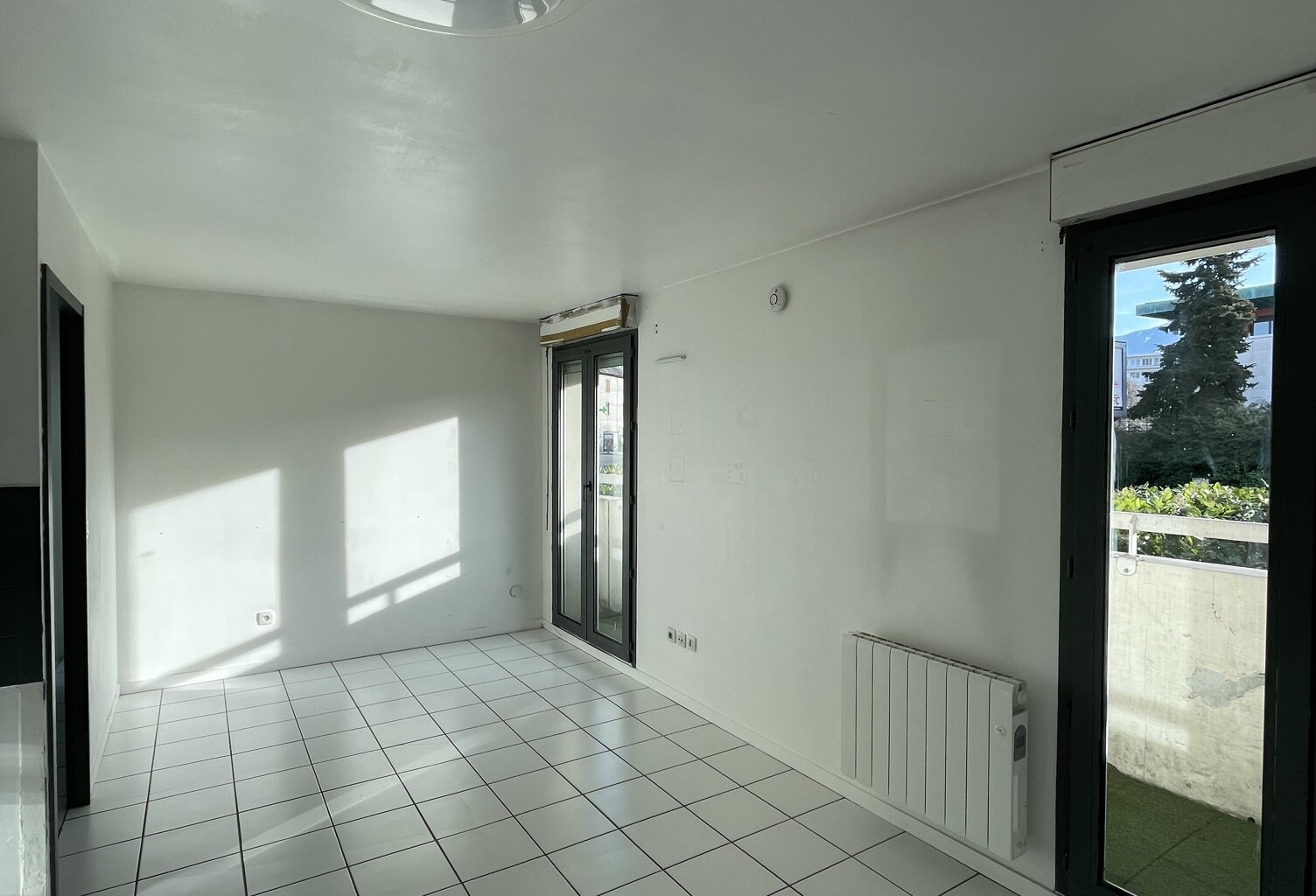 Vente - Type 2 - 38.88 m2 140 000 € - CHAMBERY — photo 1