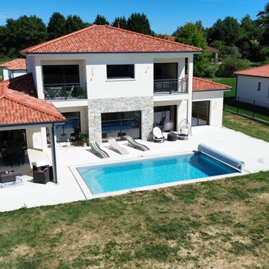 Maison 8 pièces 580000 €