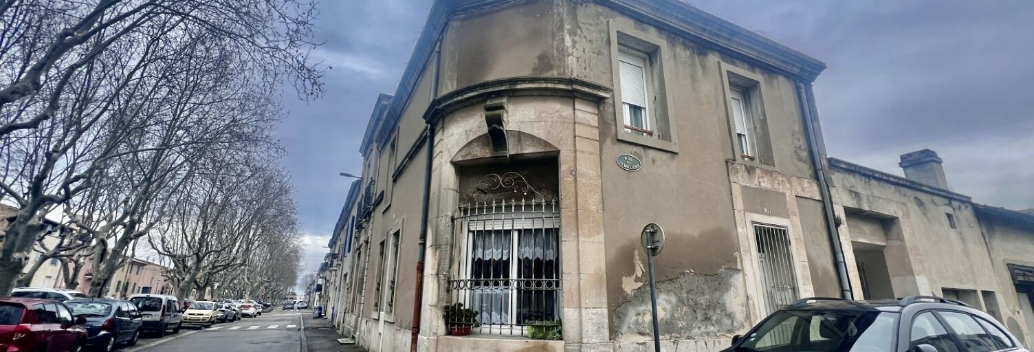 Immeuble  130 m² à vendre à Saint-Gilles (30800)