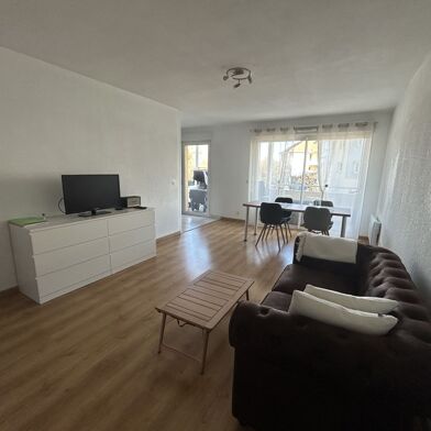 Appartement 3 pièces 748 €