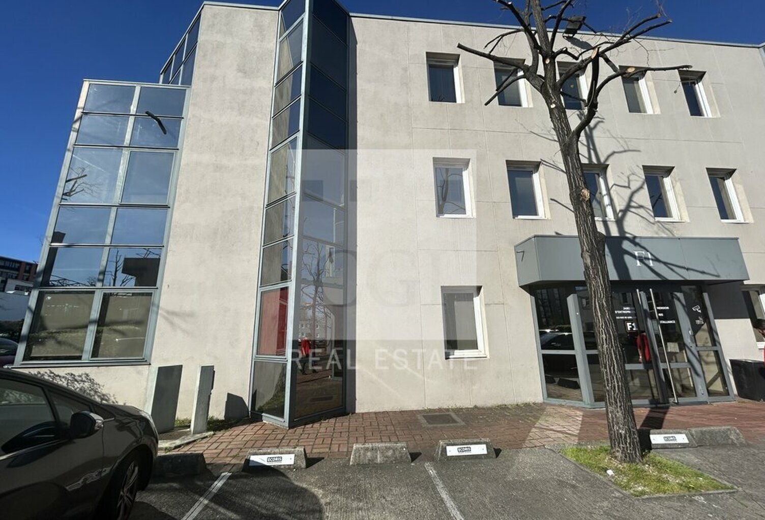 BUREAUX à LOUER — photo 1