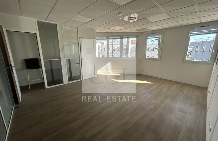BUREAUX à LOUER — photo 3