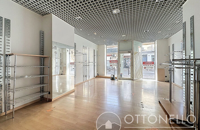 Local commercial SAINT-RAPHAEL 58,80 m2 — photo 5