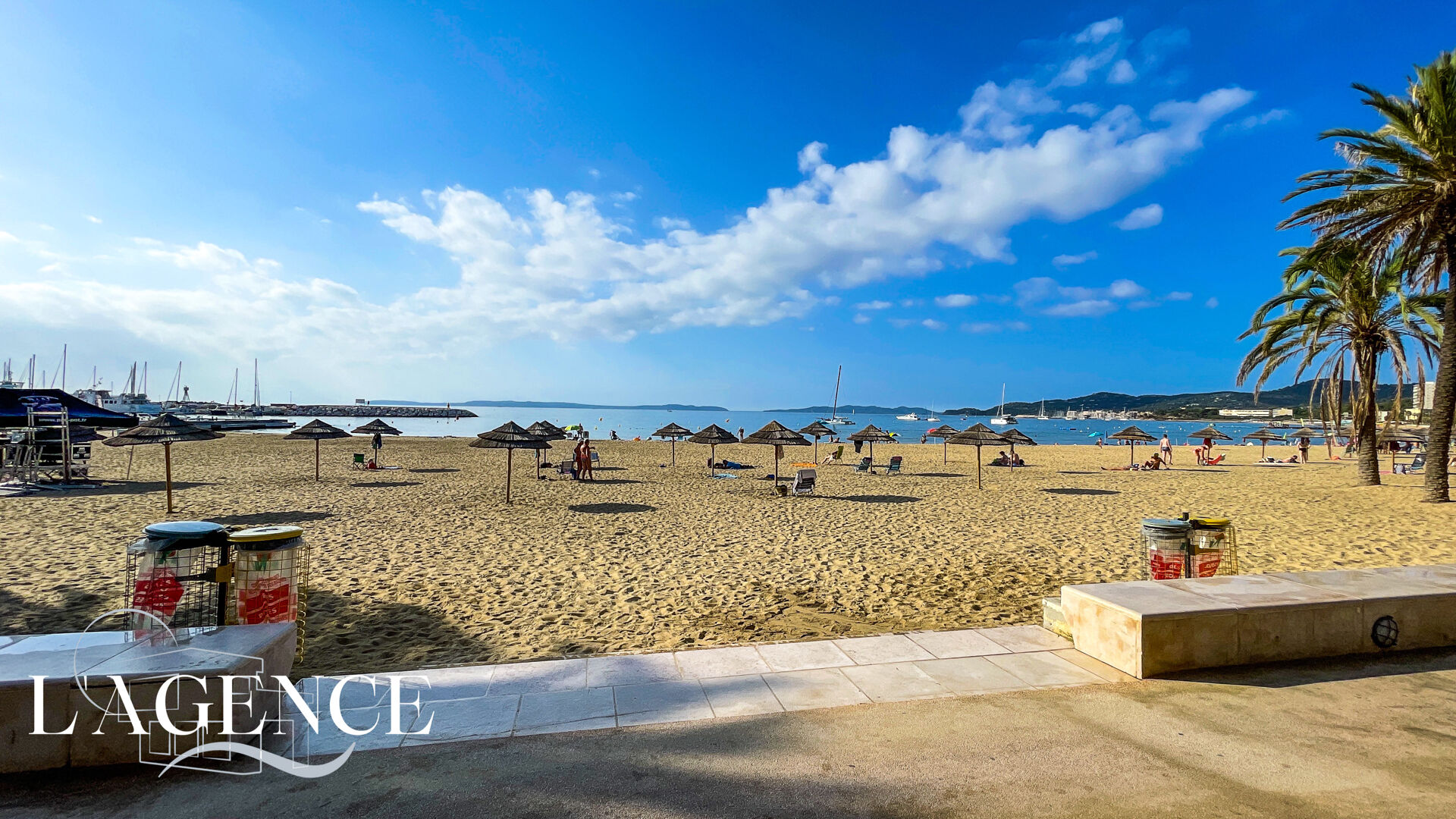 Local commercial  T3 à vendre Lavandou (Le) 83980