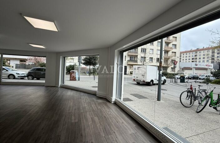 LOCAL COMMERCIAL à LOUER — photo 2