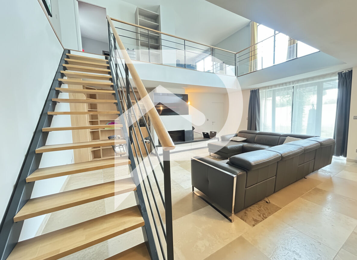 Villa / Maison  T5 à vendre Saint-Laurent-d'Aigouze 30220