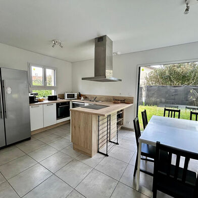 Maison 6 pièces 2435 €