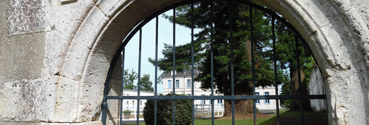 Maison 70 Pièces 4088 m² à vendre à Rougnac (16320)