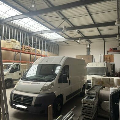 Commerce  1080000 €