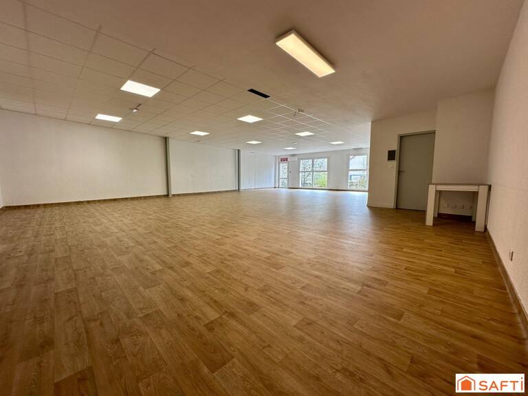 Local Professionnel, santé ou bureaux de 470m2 — photo 1