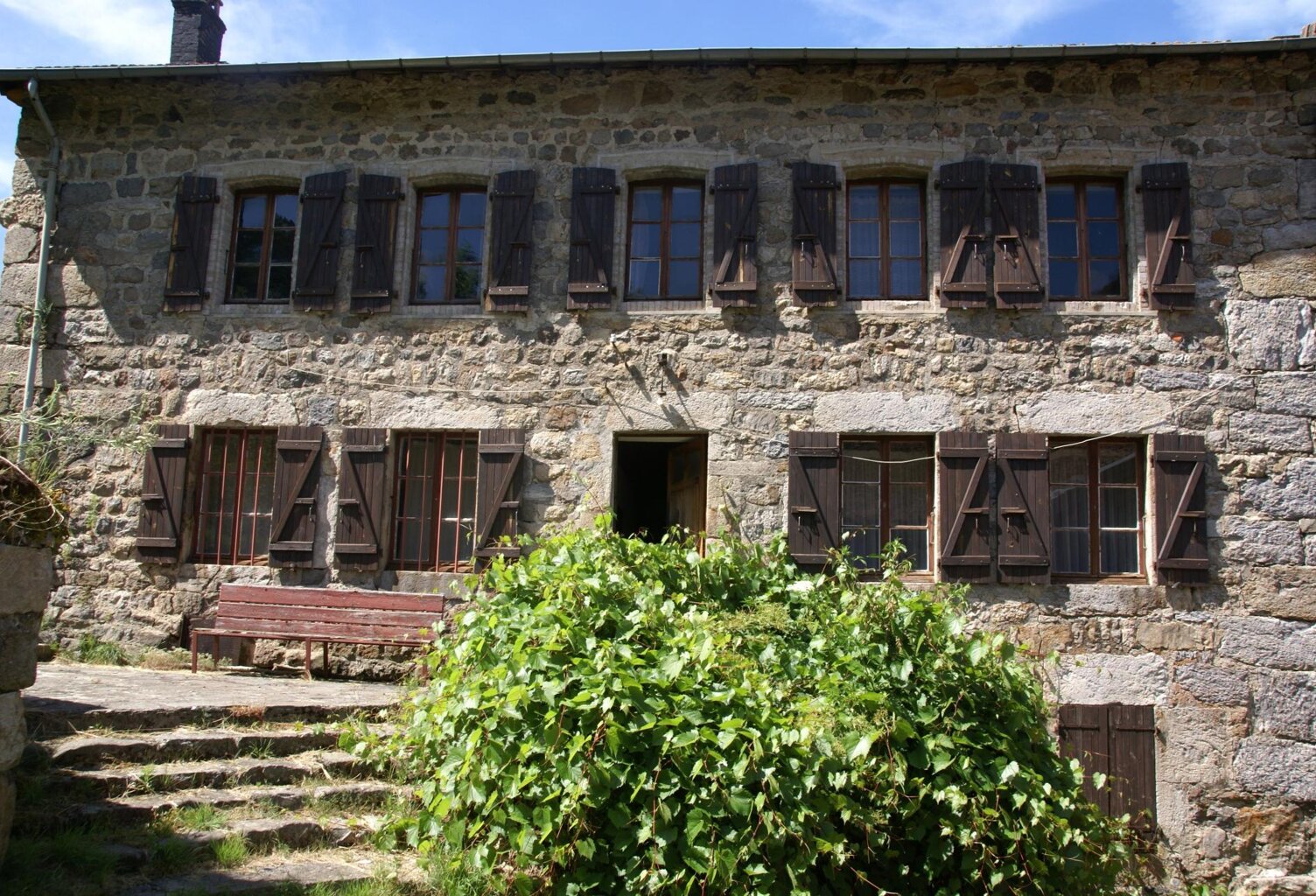 Grande maison en pierres — photo 1