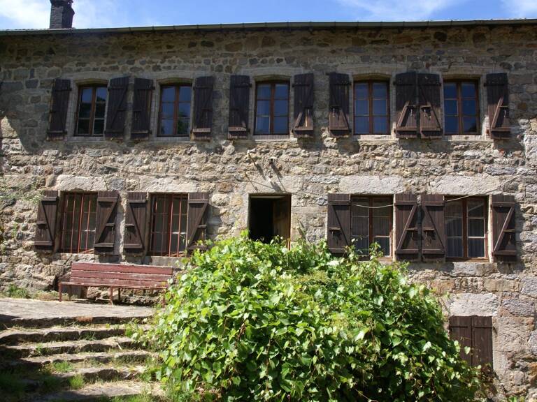 Grande maison en pierres — photo 1