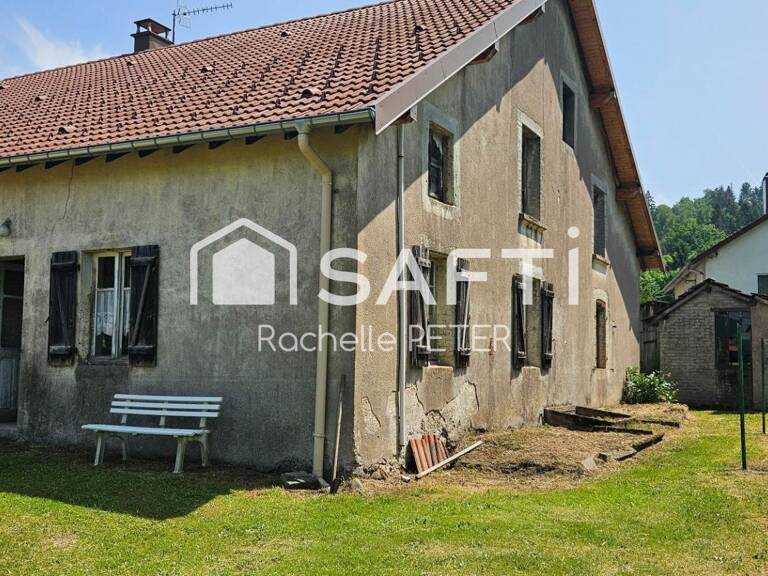 Gros potentiel pour cette grande maison de village à rénover, avec terrain plat, toiture neuve ! — photo 1