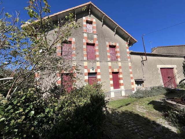 Maison de bourg de 6 pièces principales — photo du bien
