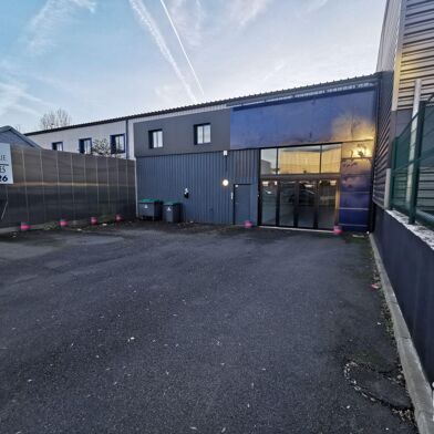 Commerce  865000 €