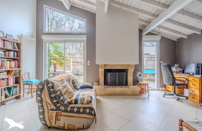 Vente maison 4 pièces 125 m² Léognan (33850) — photo 2