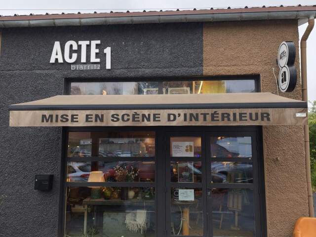 Vente Boutique/Local commercial 180 m&sup2; — photo du bien
