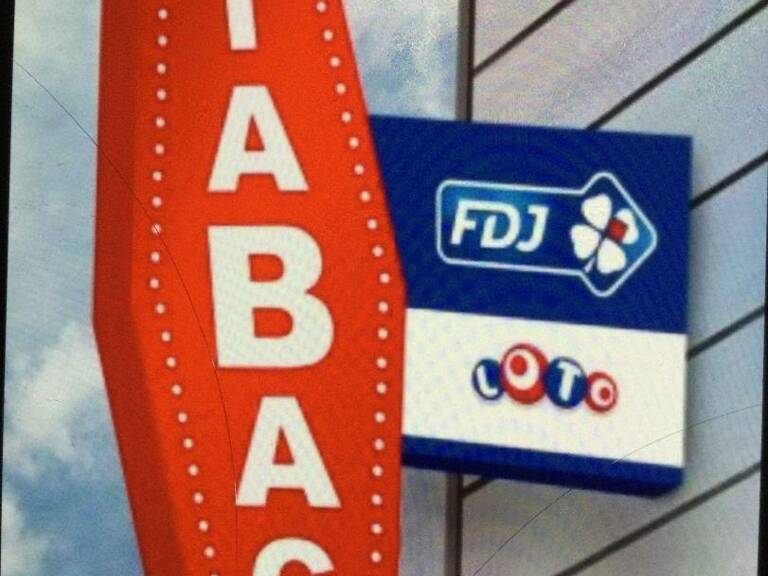 Vente Bar-tabac 140 m&sup2; — photo 1