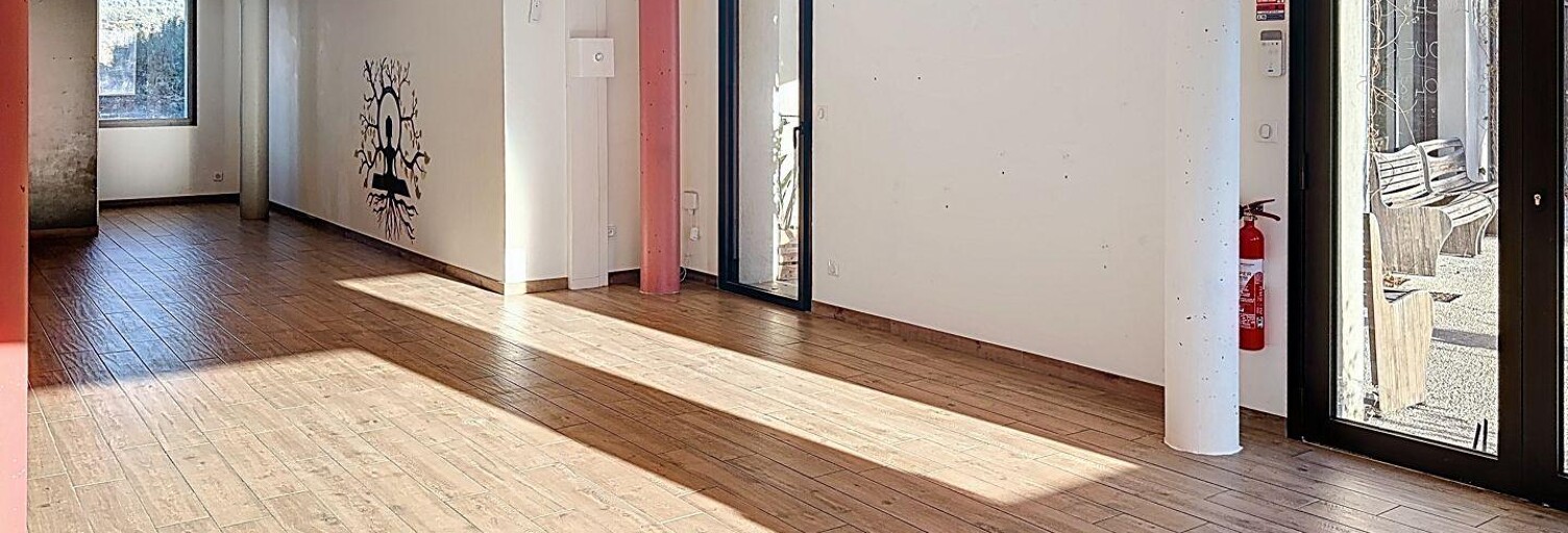 Commerce  55 m² à louer à Le Beausset (83330)