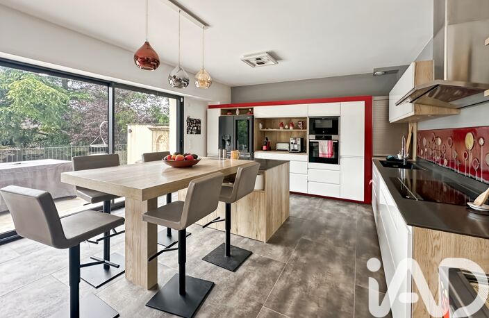 Vente Maison/villa 9 pièces — photo 2