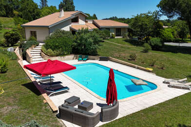 Maison 8 pièces 561800 €