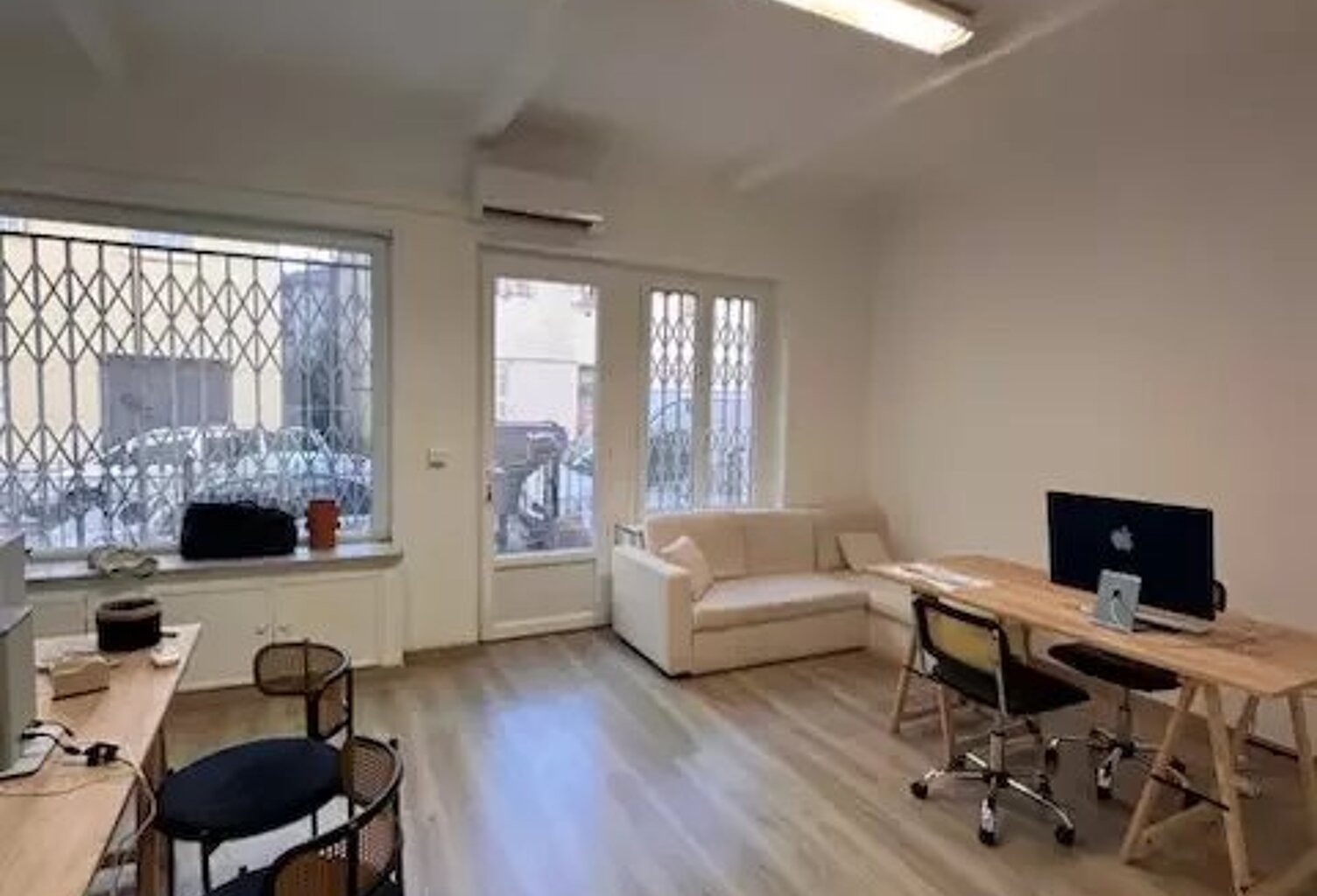 À vendre – MURS COMMERCIAUX LIBRES 37 m² – — photo 1