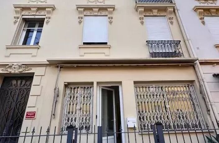 À vendre – MURS COMMERCIAUX LIBRES 37 m² – — photo 4