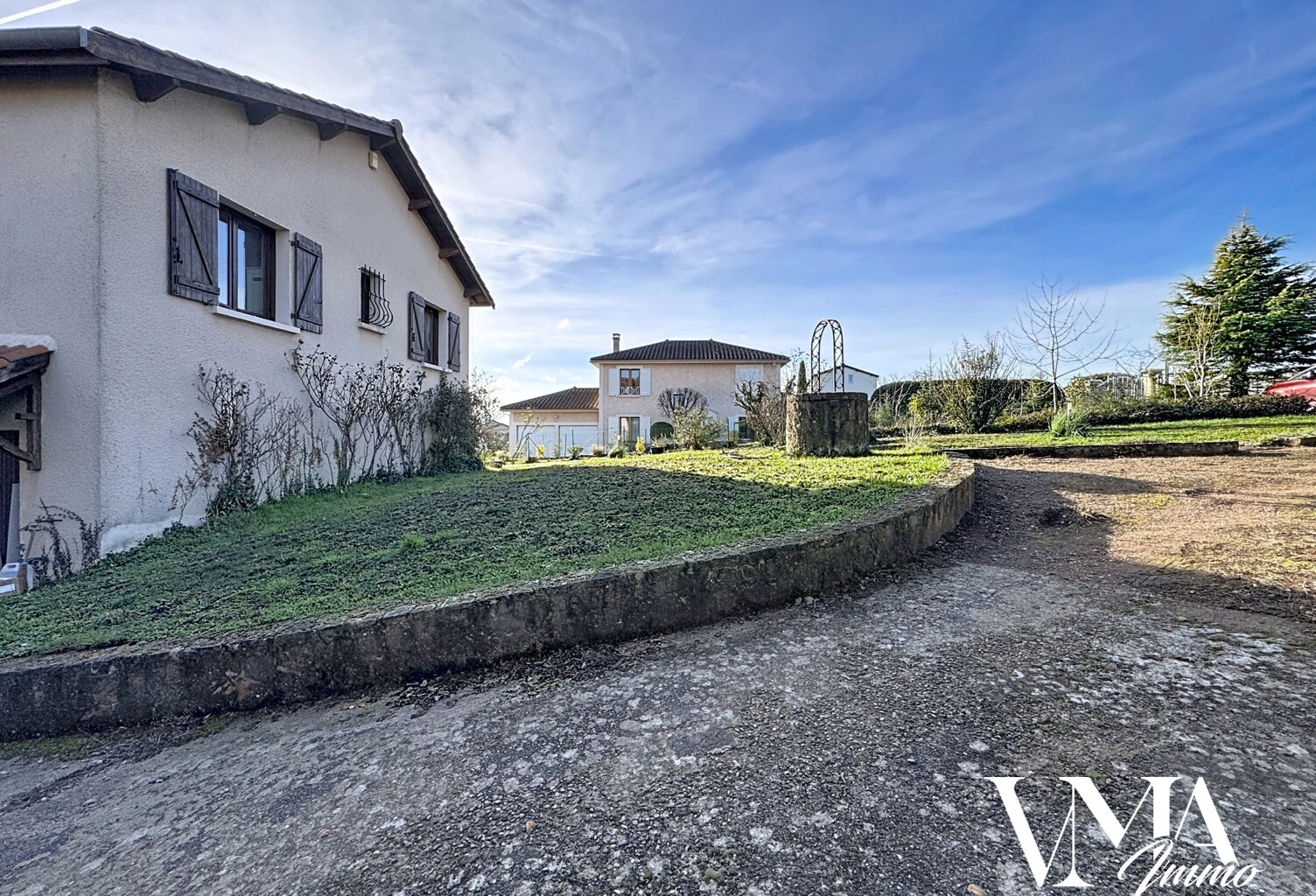 Brindas   Maison familiale 205 m2, 8 chambres, terrain plat — photo 1