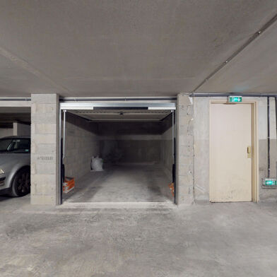 Garage  63000 €