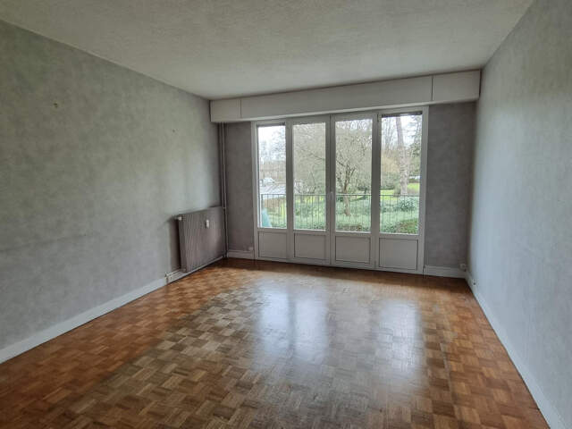 Grand F2 (51m2) proche toute commodités — photo du bien