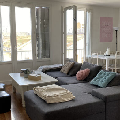 Appartement 4 pièces 1028 €